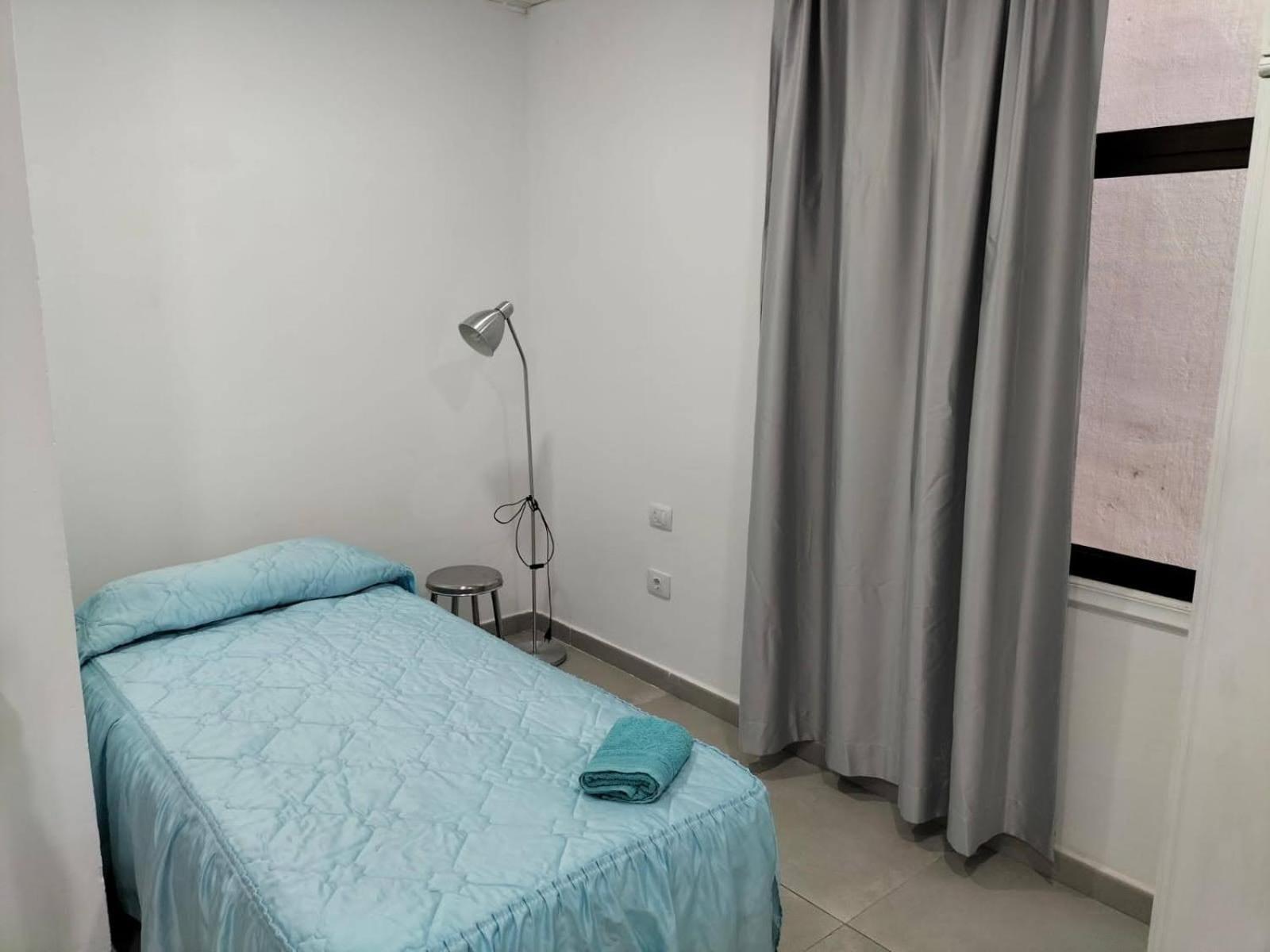 Vv Las Buganvillas Maspalomas - Cocina Y Habitaciones Con Banos Privados Szoba fotó